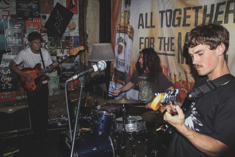Moskitos: A New Generation of Psych-Rock Buzzing onto the Scene  Moskitos